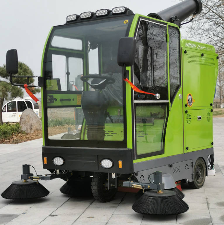 香港道路清洁广泛应用电动环卫清扫车